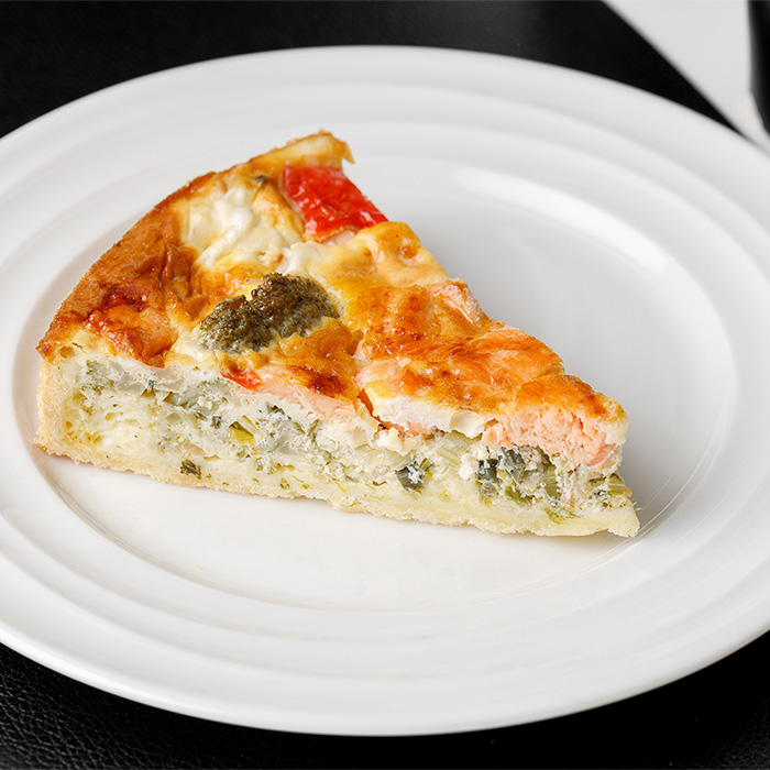 Quiche cu somon și brocсoli