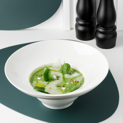Spinach and Grana Padano cream soup 